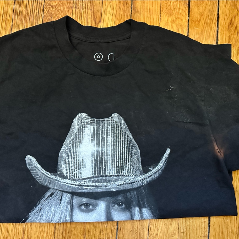 COPY - Beyoncé renaissance world tour 2023 shirt black flawed Medium